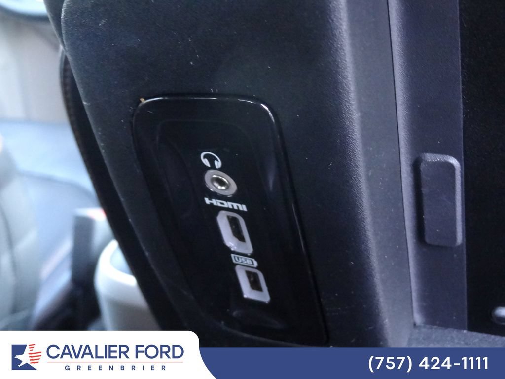 Used 2017 Chrysler Pacifica Touring-L Plus FWD image 16
