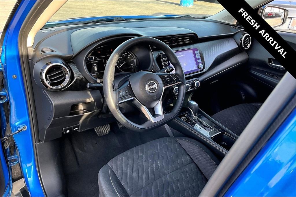 Used 2023 Nissan Kicks SV image 16