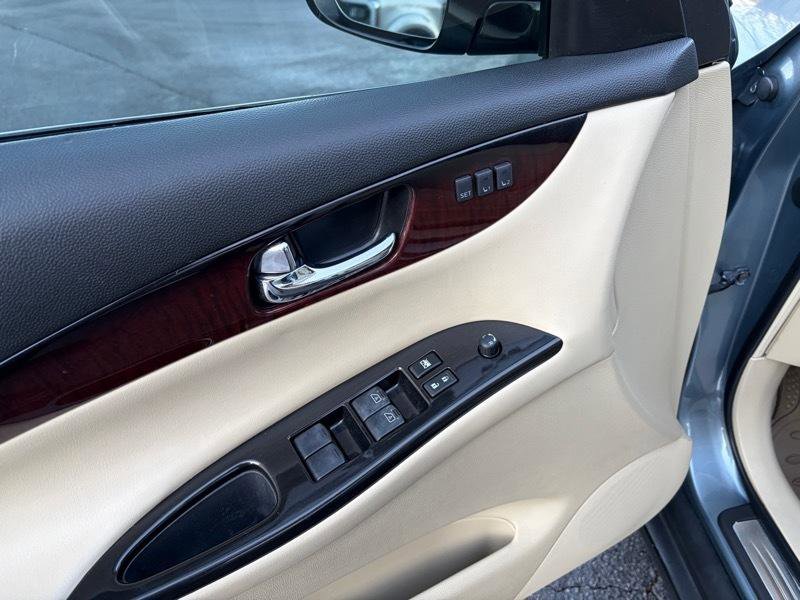 Used 2016 INFINITI QX50 2WD w/ Premium Plus Package image 23