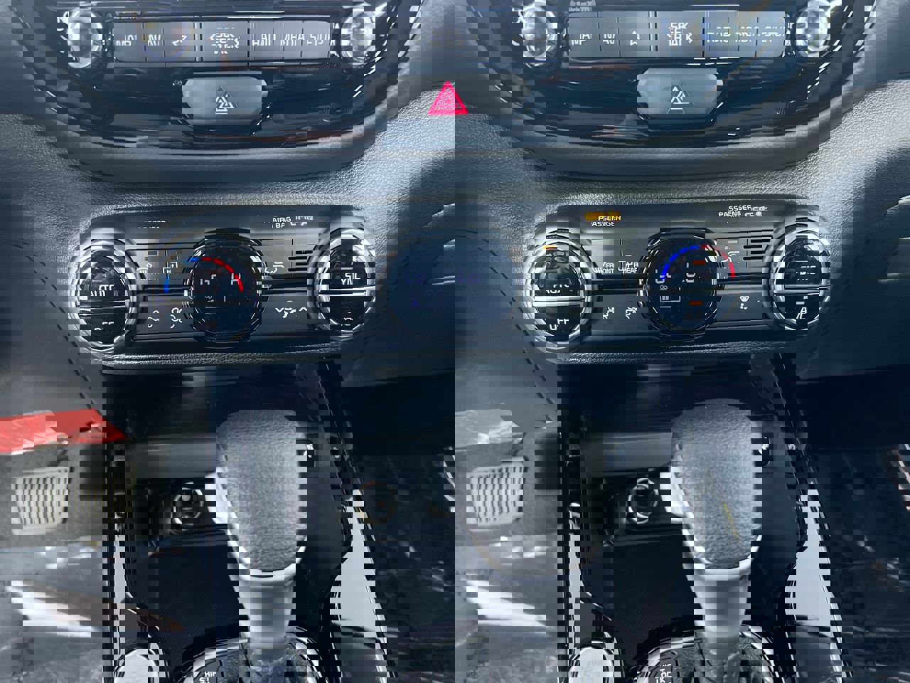 Certified 2025 Kia Soul S image 22