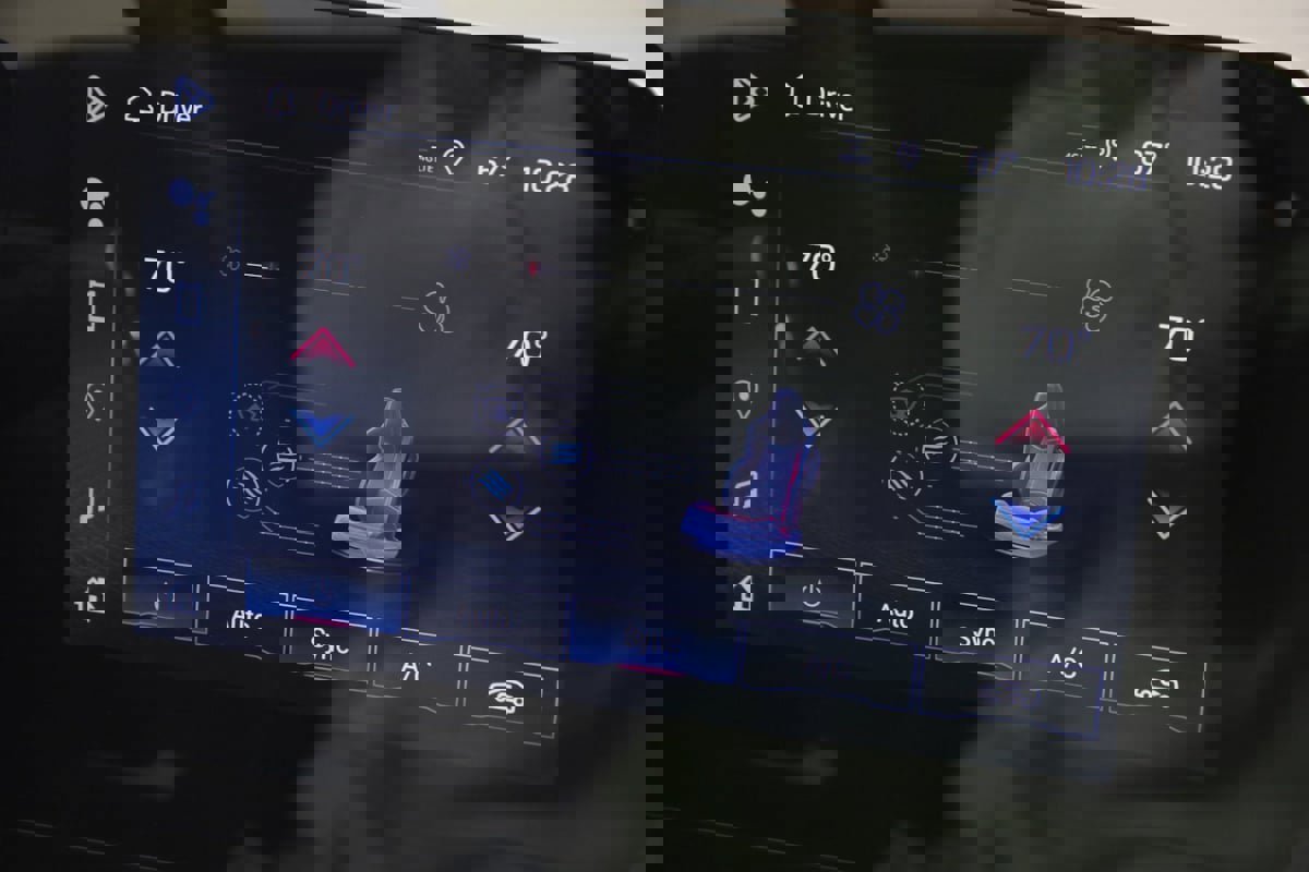 Used 2025 Chevrolet Corvette Stingray Premium Cpe w/ Stealth Interior Trim Package image 53