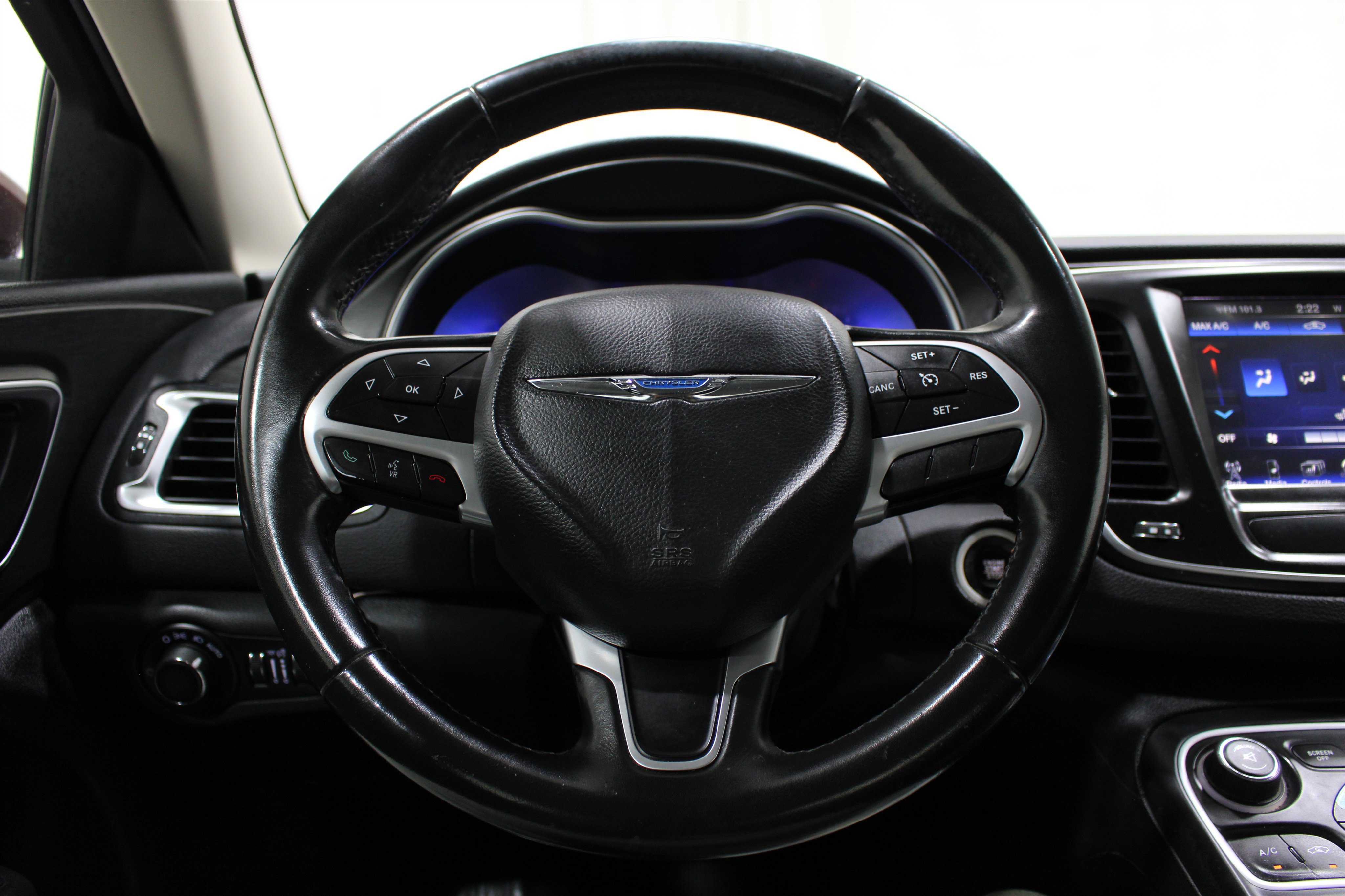 Used 2017 Chrysler 200 Limited Platinum FWD image 8