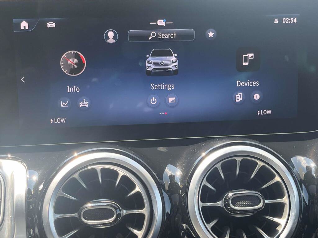 Certified 2024 Mercedes-Benz GLB 250 4MATIC image 26
