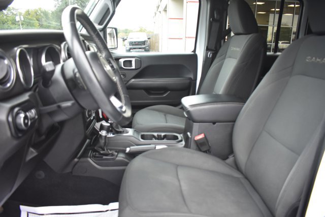 Used 2018 Jeep Wrangler Unlimited Sahara image 13