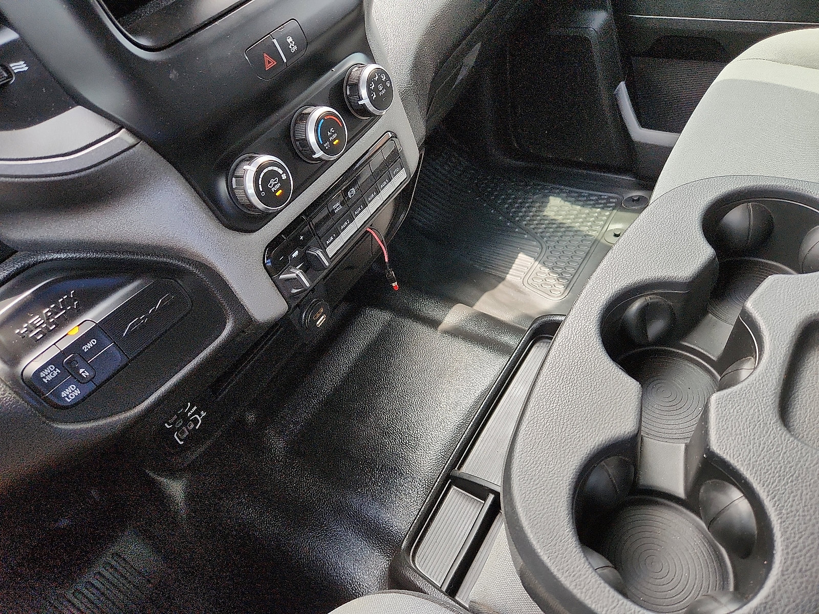 Used 2021 RAM 3500 Tradesman w/ Chrome Appearance Group image 16