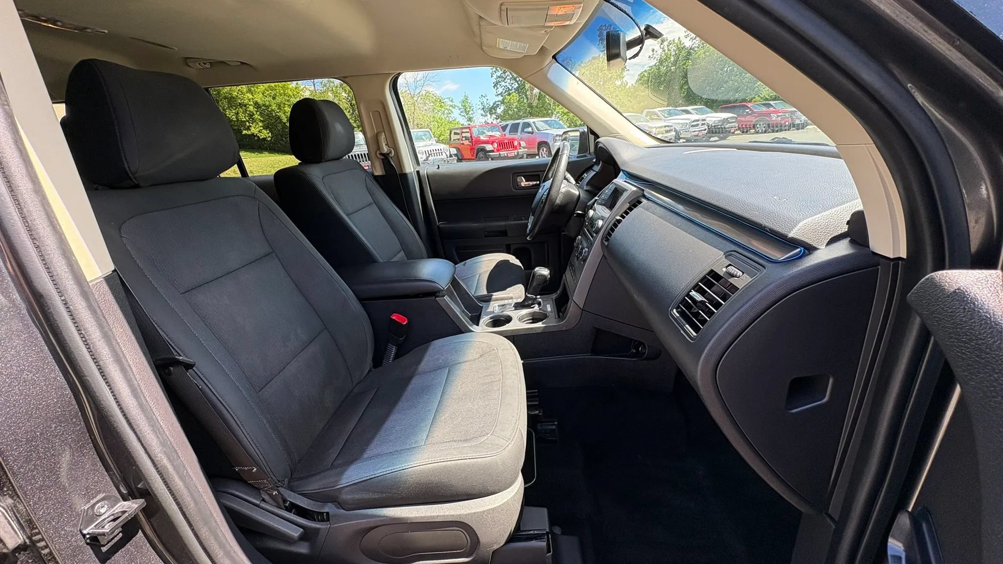 Used 2018 Ford Flex SE FWD image 33