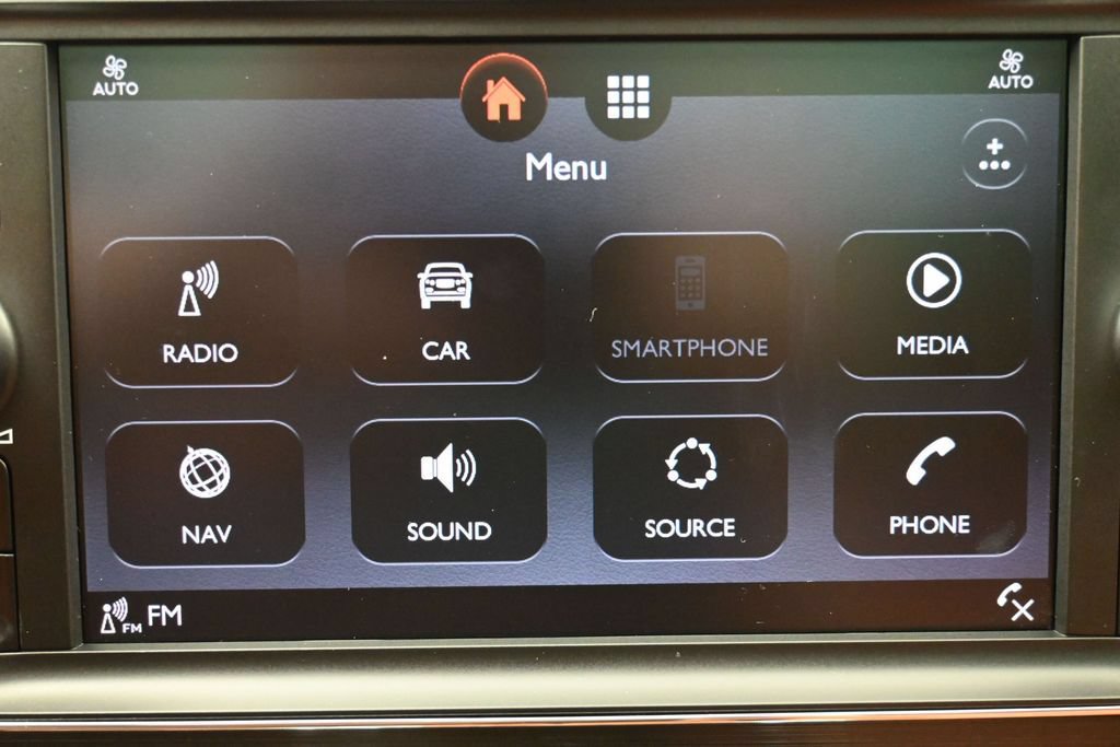 Used 2019 Bentley Bentayga AWD/4WD image 16