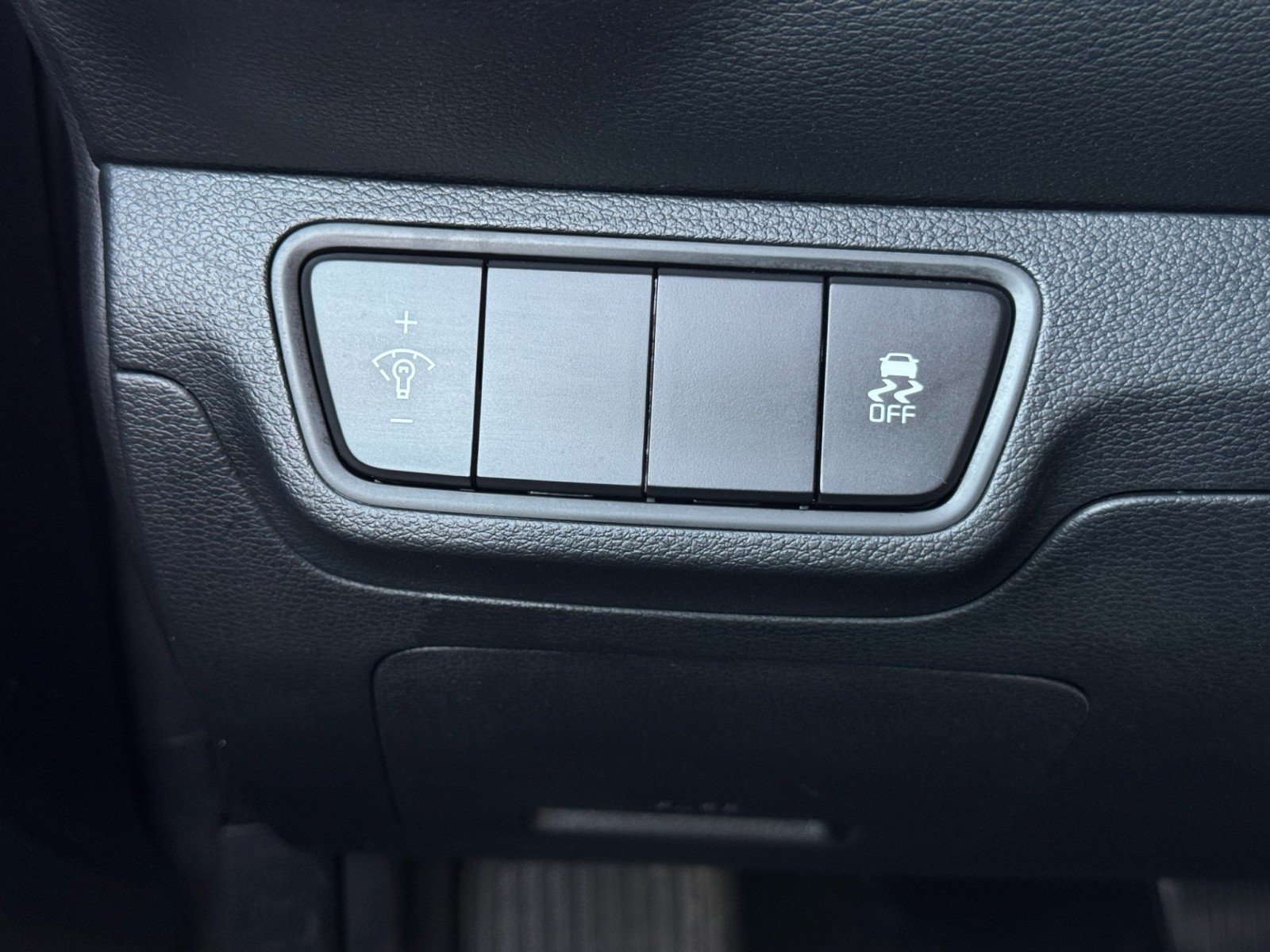 Used 2024 Kia Forte LXS FWD image 16