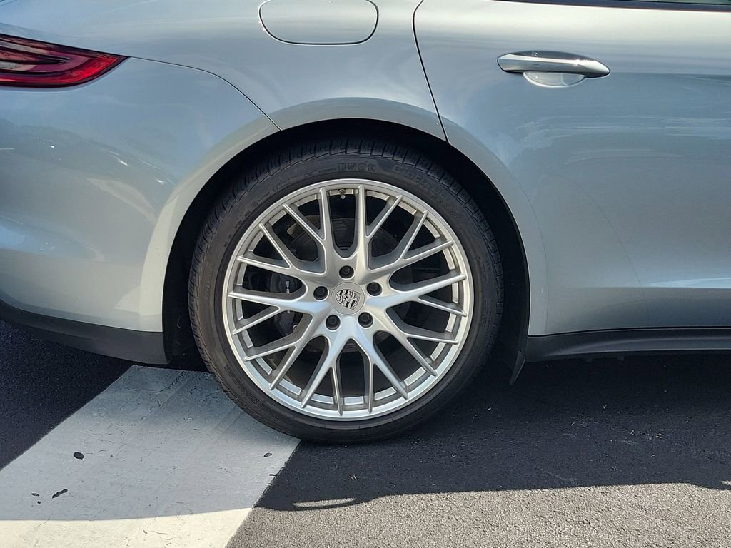 Used 2019 Porsche Panamera w/ Premium Package Plus image 7