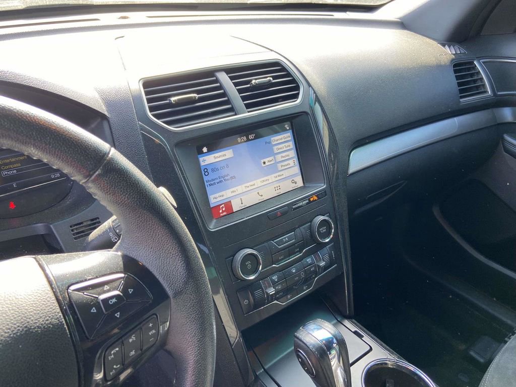 Used 2018 Ford Explorer XLT w/ Equipment Group 201A image 22