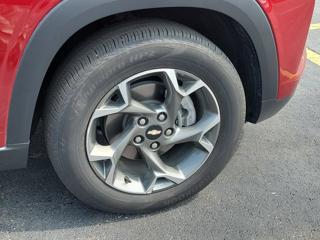Used 2025 Chevrolet Trax LT w/ Driver Confidence Package FWD image 7
