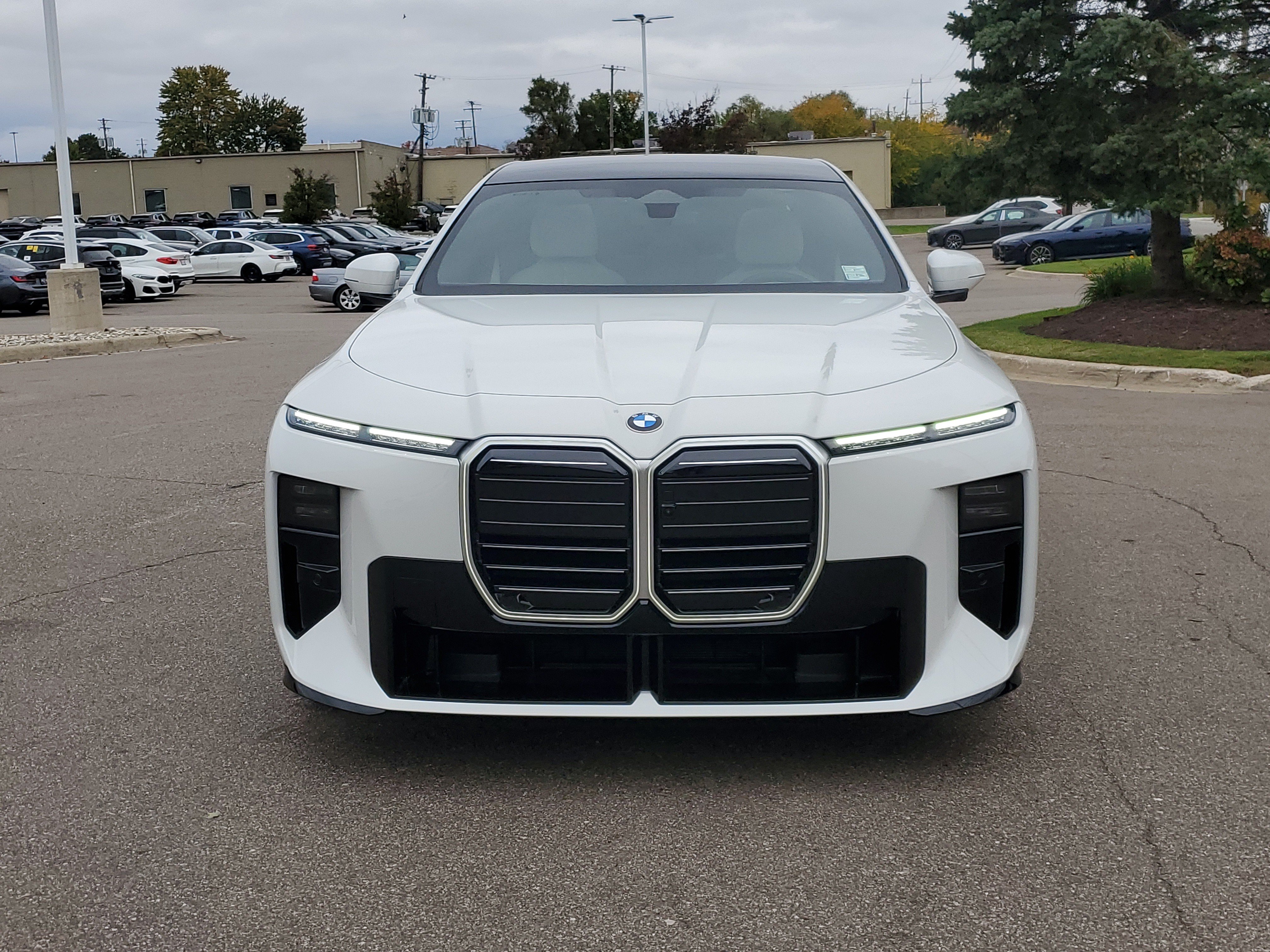 New 2027 BMW 740i xDrive w/ Executive Package AWD/4WD image 8
