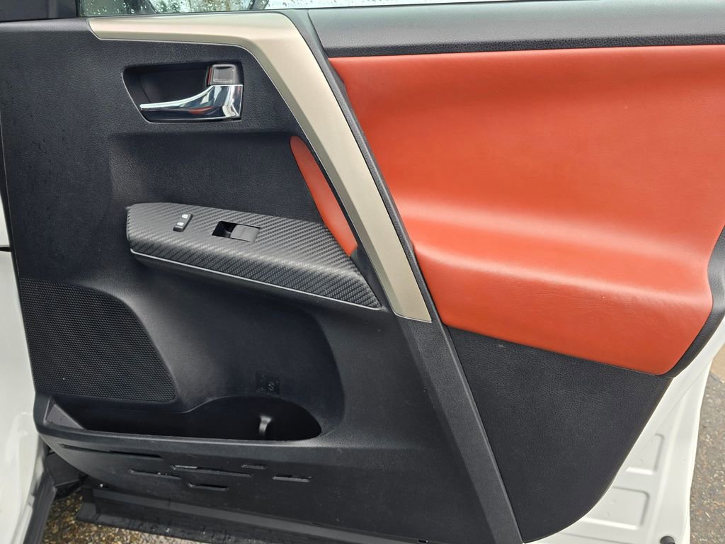 Used 2015 Toyota RAV4 Limited w/ Technology Package image 15