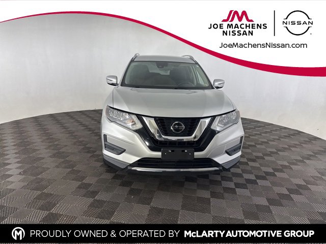 Certified 2020 Nissan Rogue SV image 2