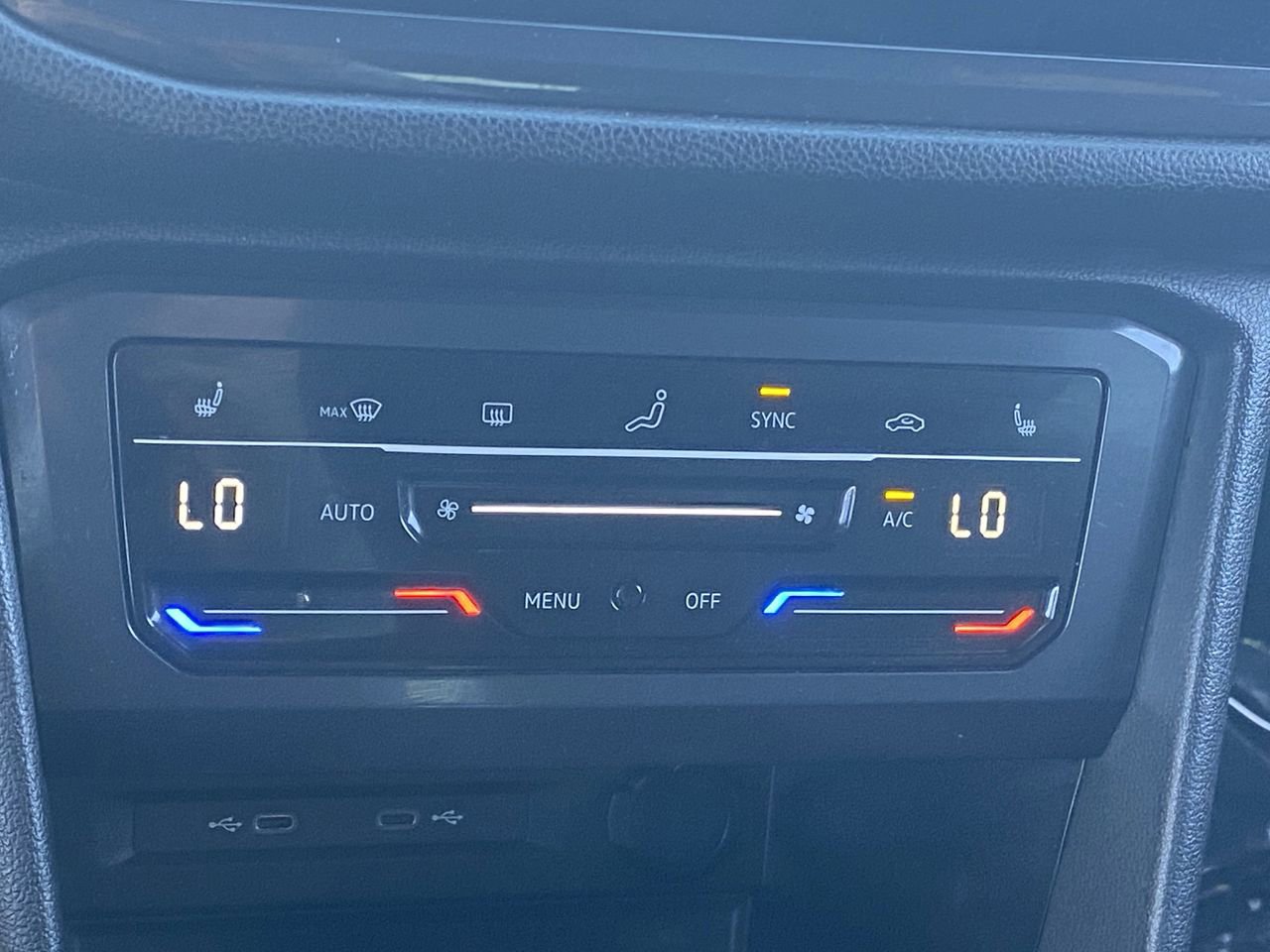 Used 2023 Volkswagen Tiguan SE R-Line image 26