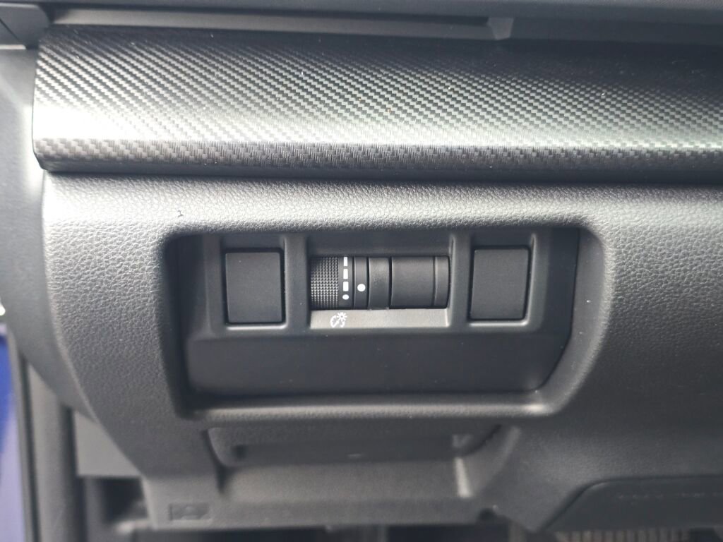 Used 2024 Subaru Crosstrek 2.0i Premium image 20