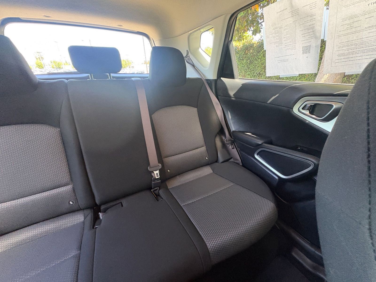 Used 2025 Kia Soul LX w/ LX Technology Package FWD image 35