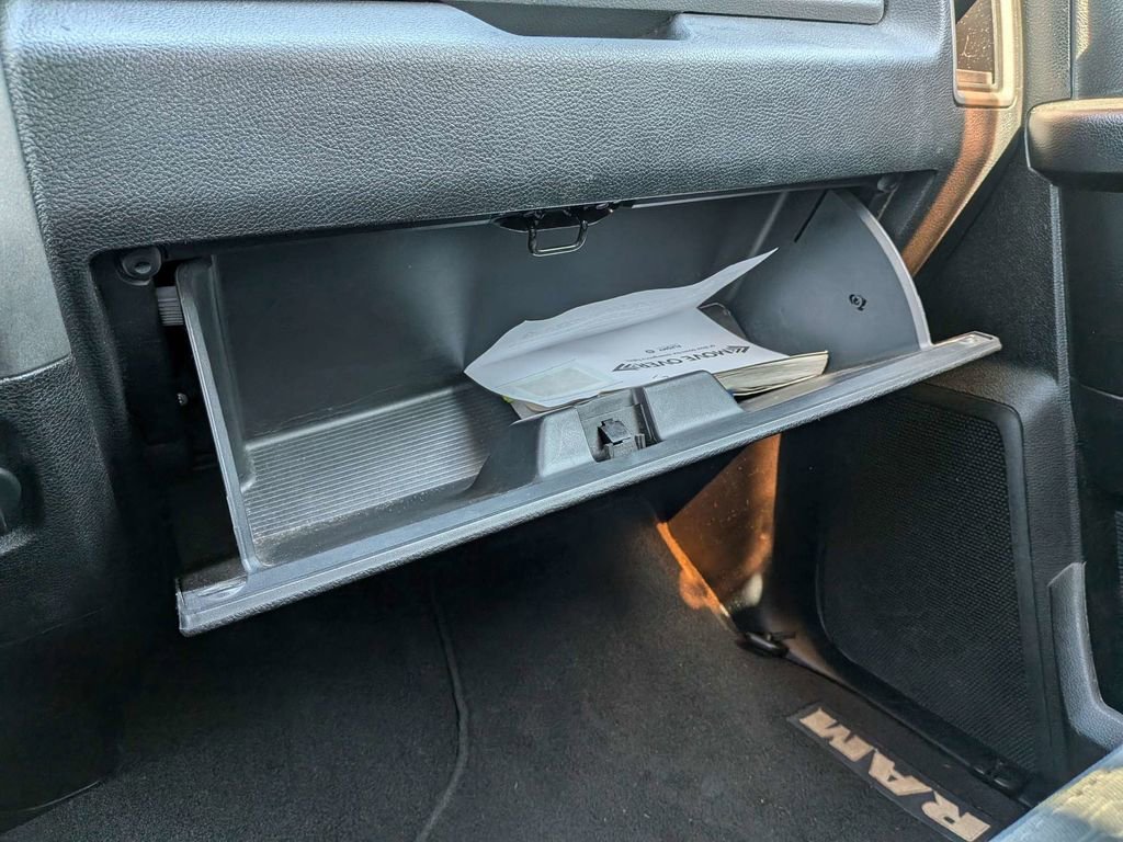 Used 2014 RAM 1500 Express image 21