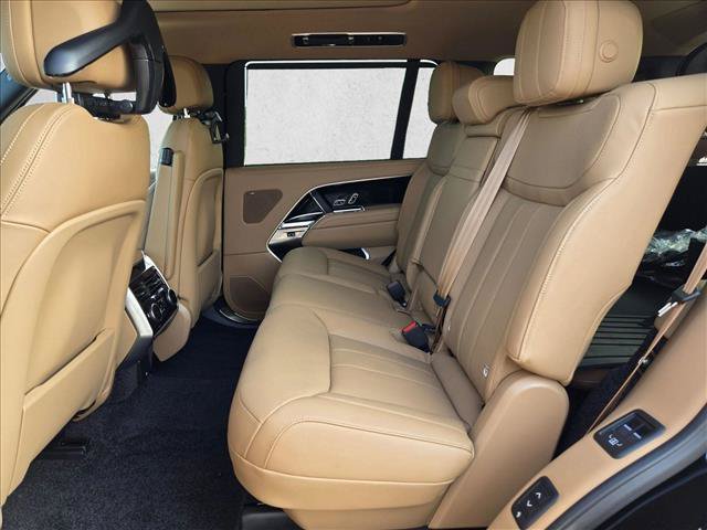 New 2026 Land Rover Range Rover Long Wheelbase SE AWD/4WD image 16