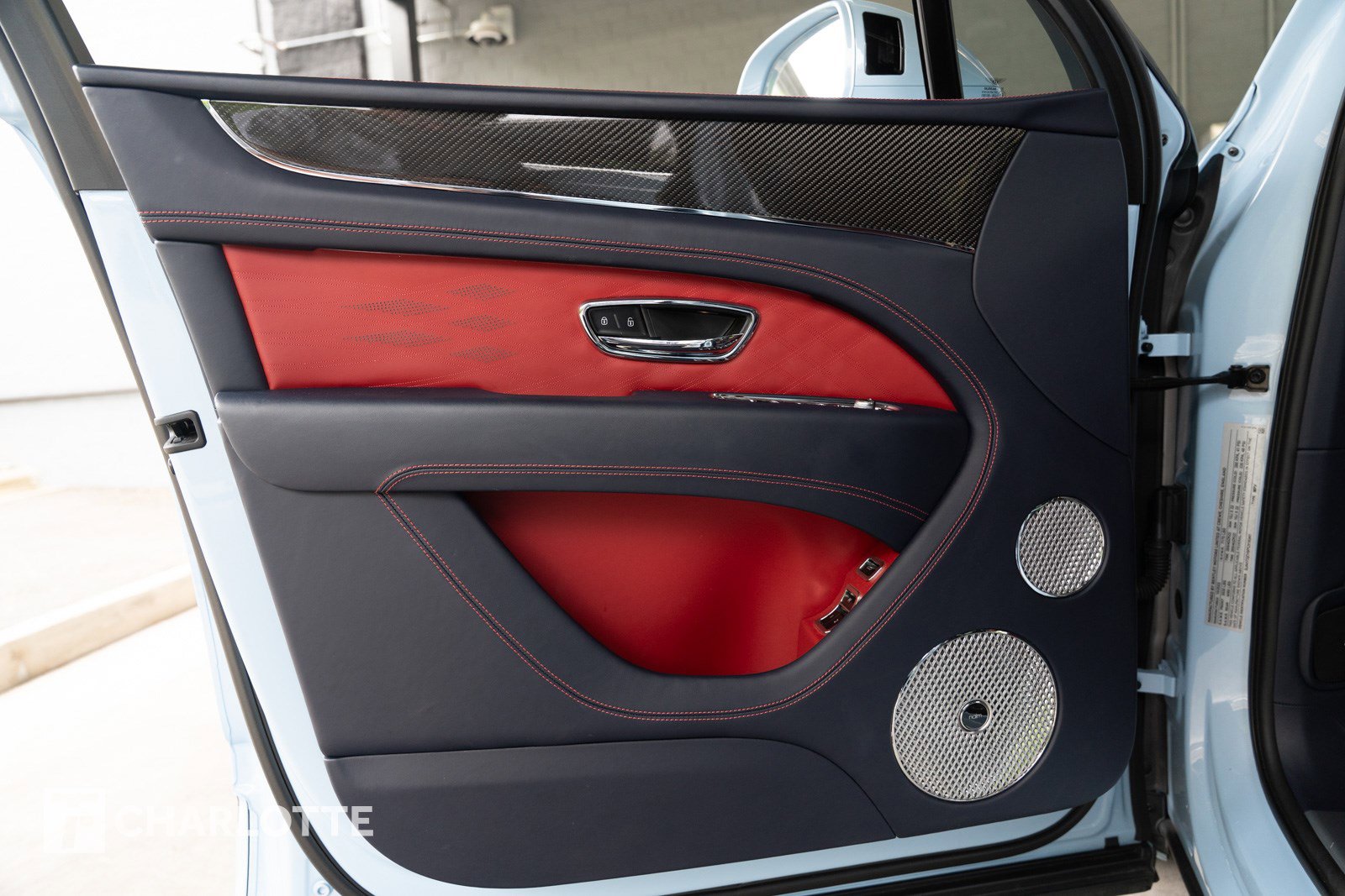 Used 2023 Bentley Bentayga Extended Wheelbase image 19