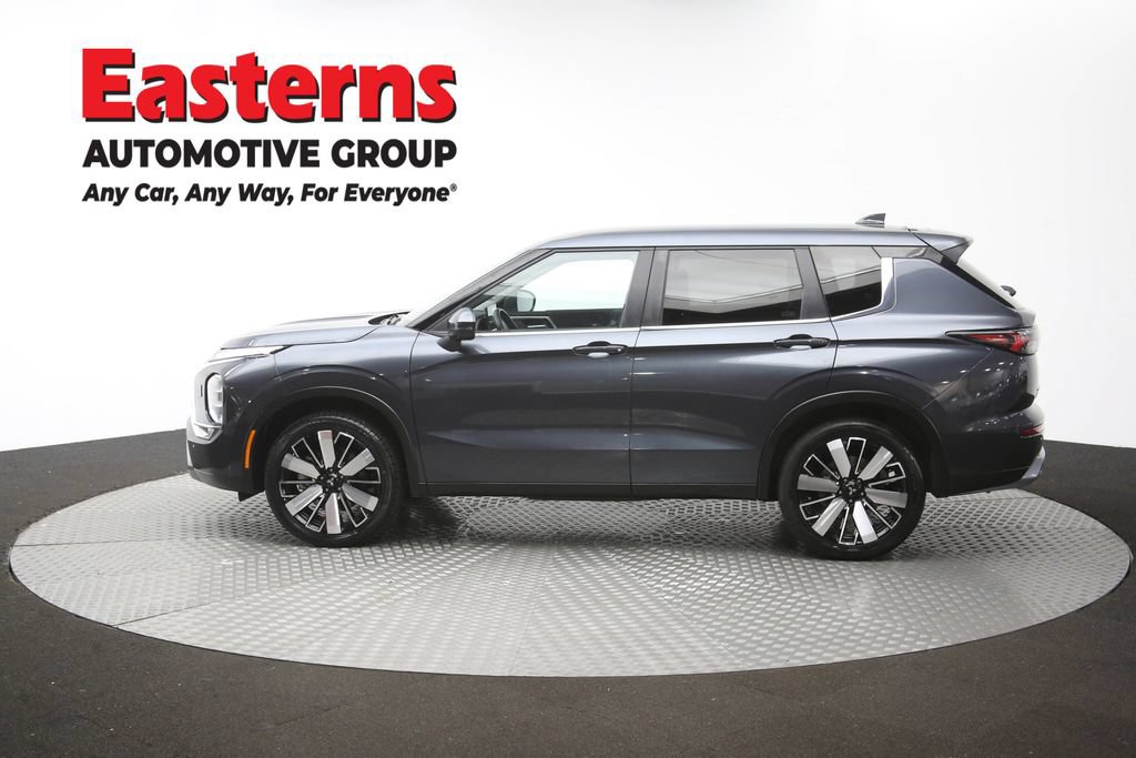 Used 2025 Mitsubishi Outlander SE AWD/4WD image 61