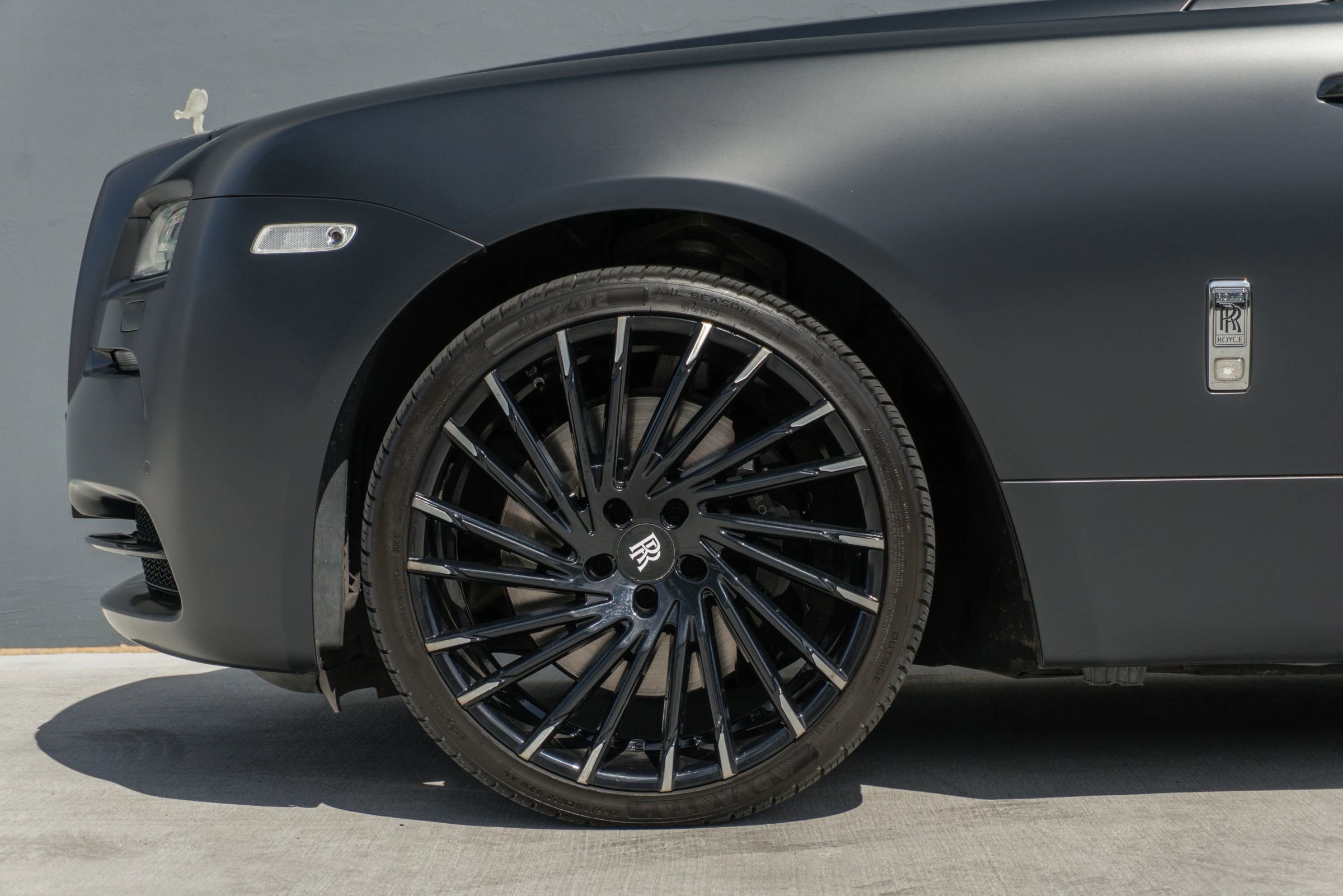 Used 2016 Rolls-Royce Wraith RWD image 19