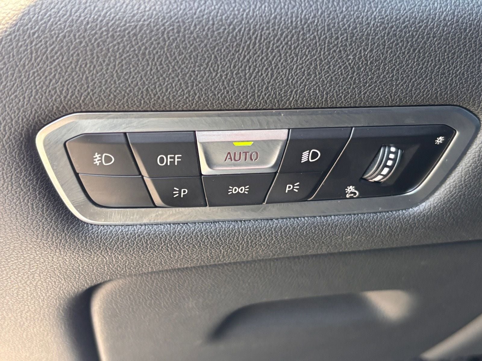 Used 2019 BMW X5 xDrive40i w/ Convenience Package AWD/4WD image 23