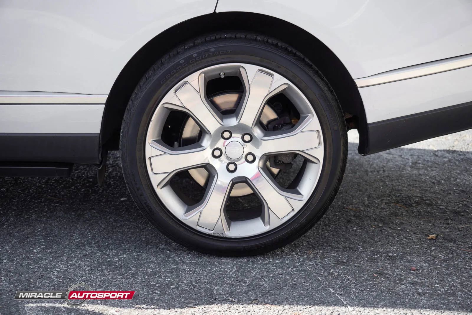 Used 2017 Land Rover Range Rover Long Wheelbase Supercharged image 12