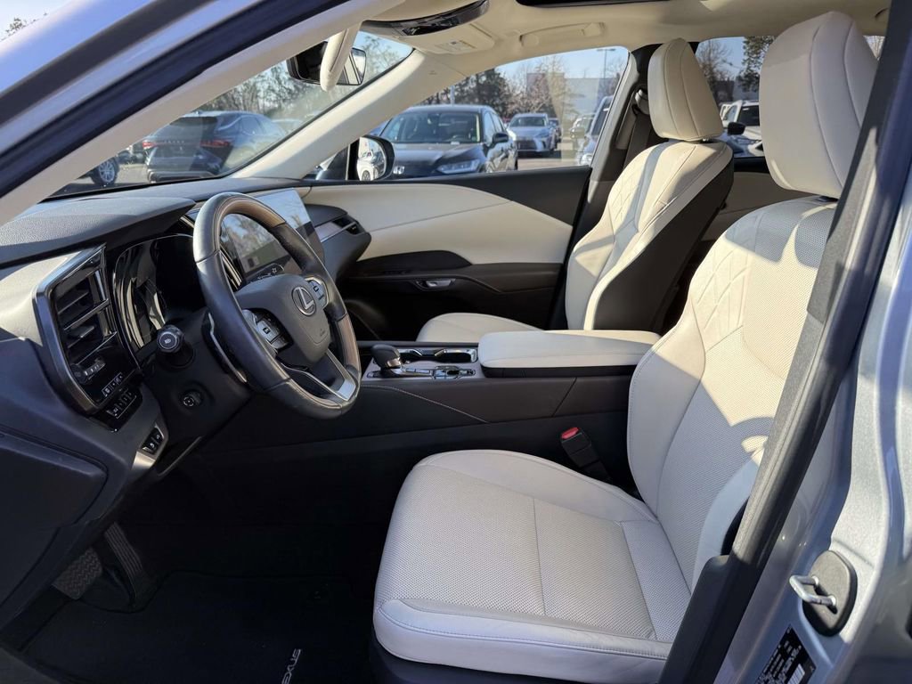 Used 2023 Lexus RX 350h image 13