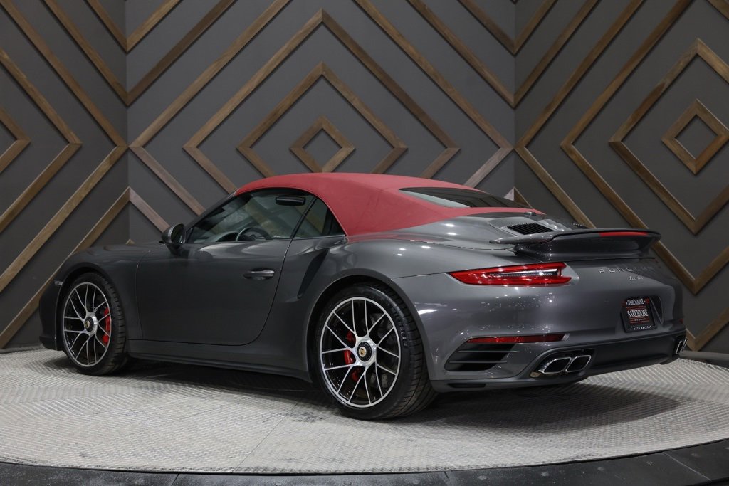 Used 2019 Porsche 911 Turbo image 2