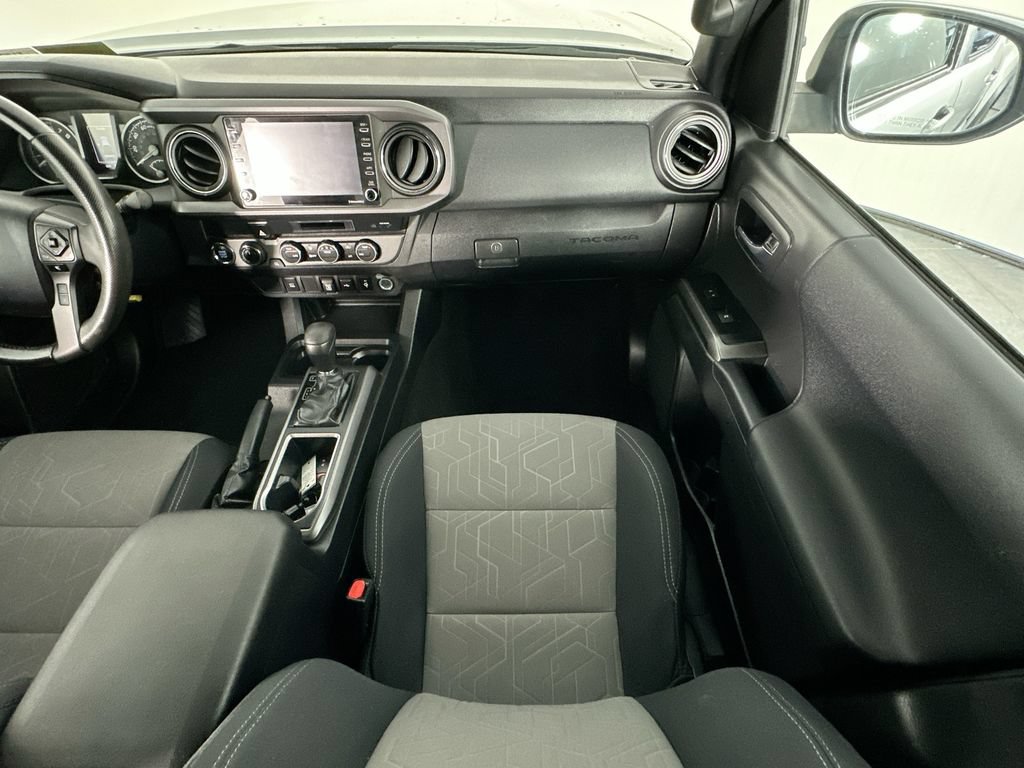 Used 2022 Toyota Tacoma TRD Off-Road AWD/4WD image 11