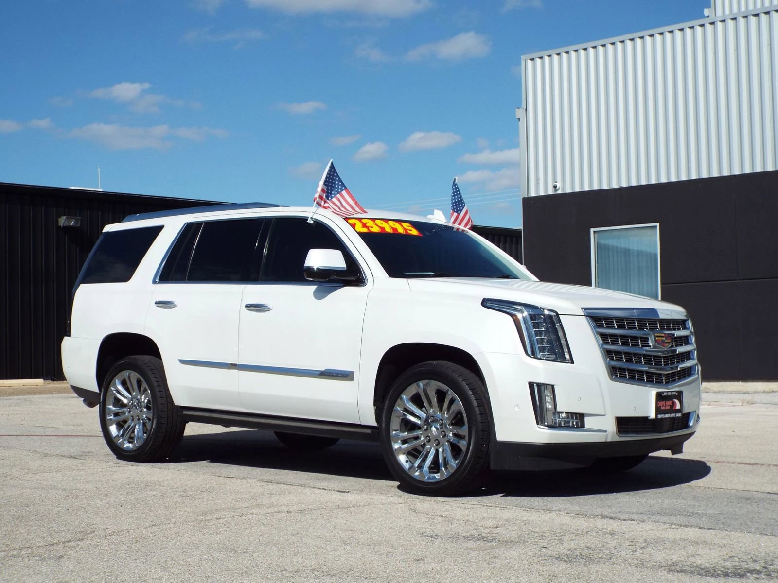 Used 2017 Cadillac Escalade Premium Luxury w/ LPO, Radiant Package RWD image 3