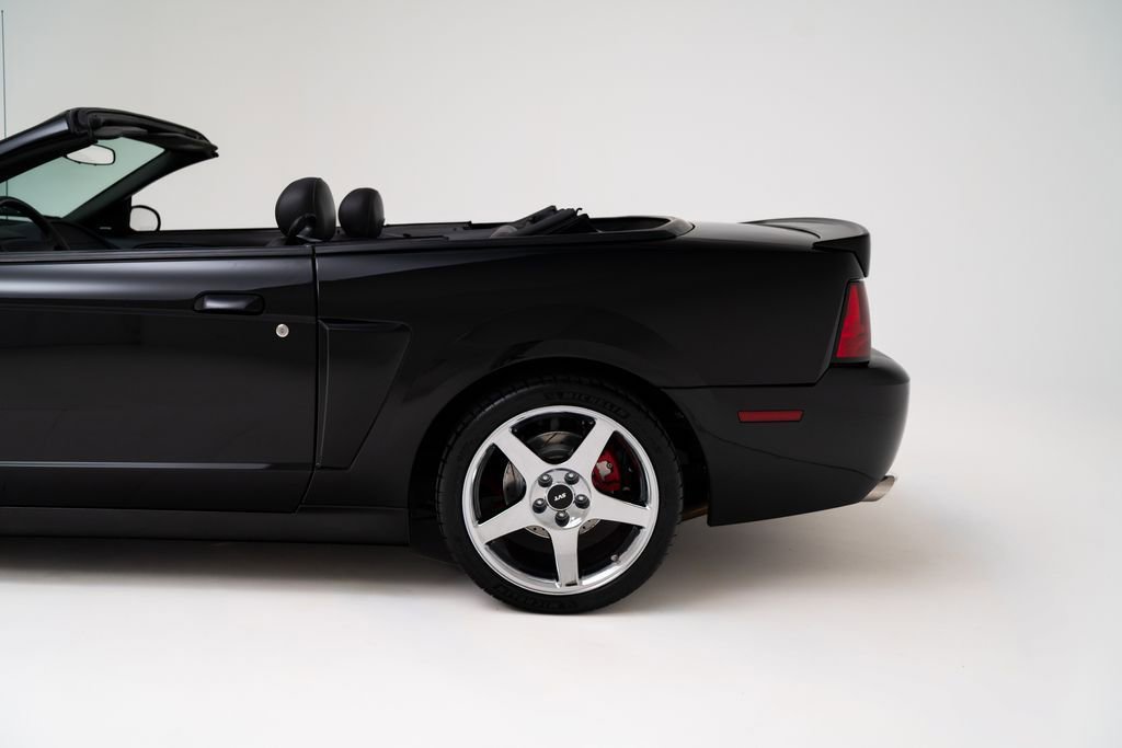 Used 2004 Ford Mustang Cobra RWD image 10