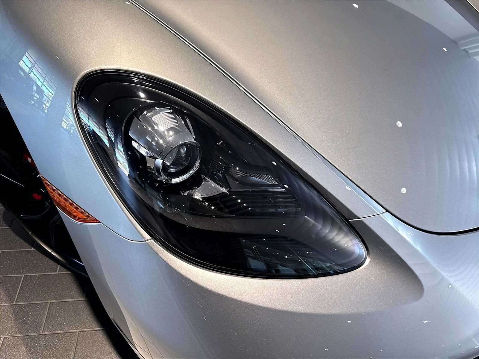 Used 2018 Porsche 718 Cayman GTS RWD image 15