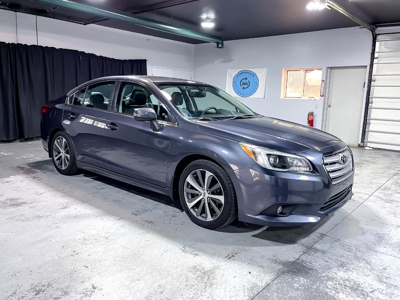 Used 2017 Subaru Legacy 2.5i Limited image 2