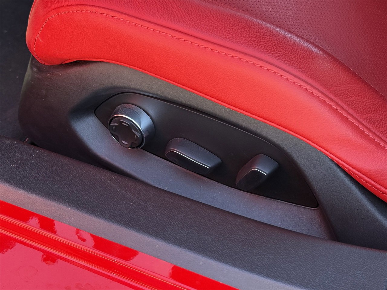 Used 2020 Chevrolet Corvette Stingray Preferred Conv w/ 2LT Preferred Equipment Group image 25