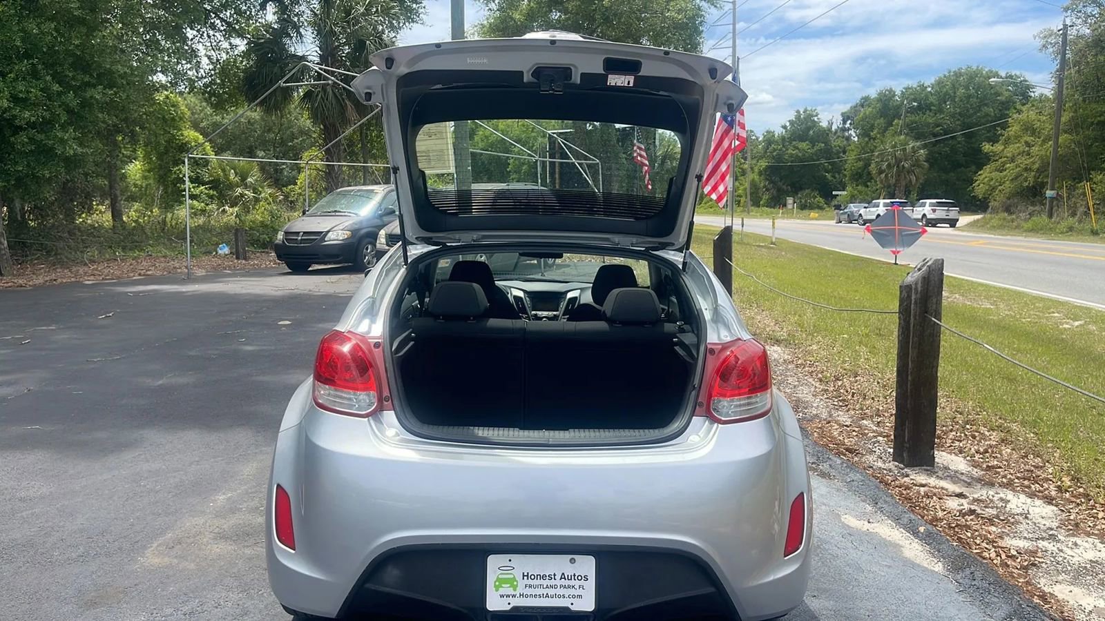 Used 2016 Hyundai Veloster FWD image 20