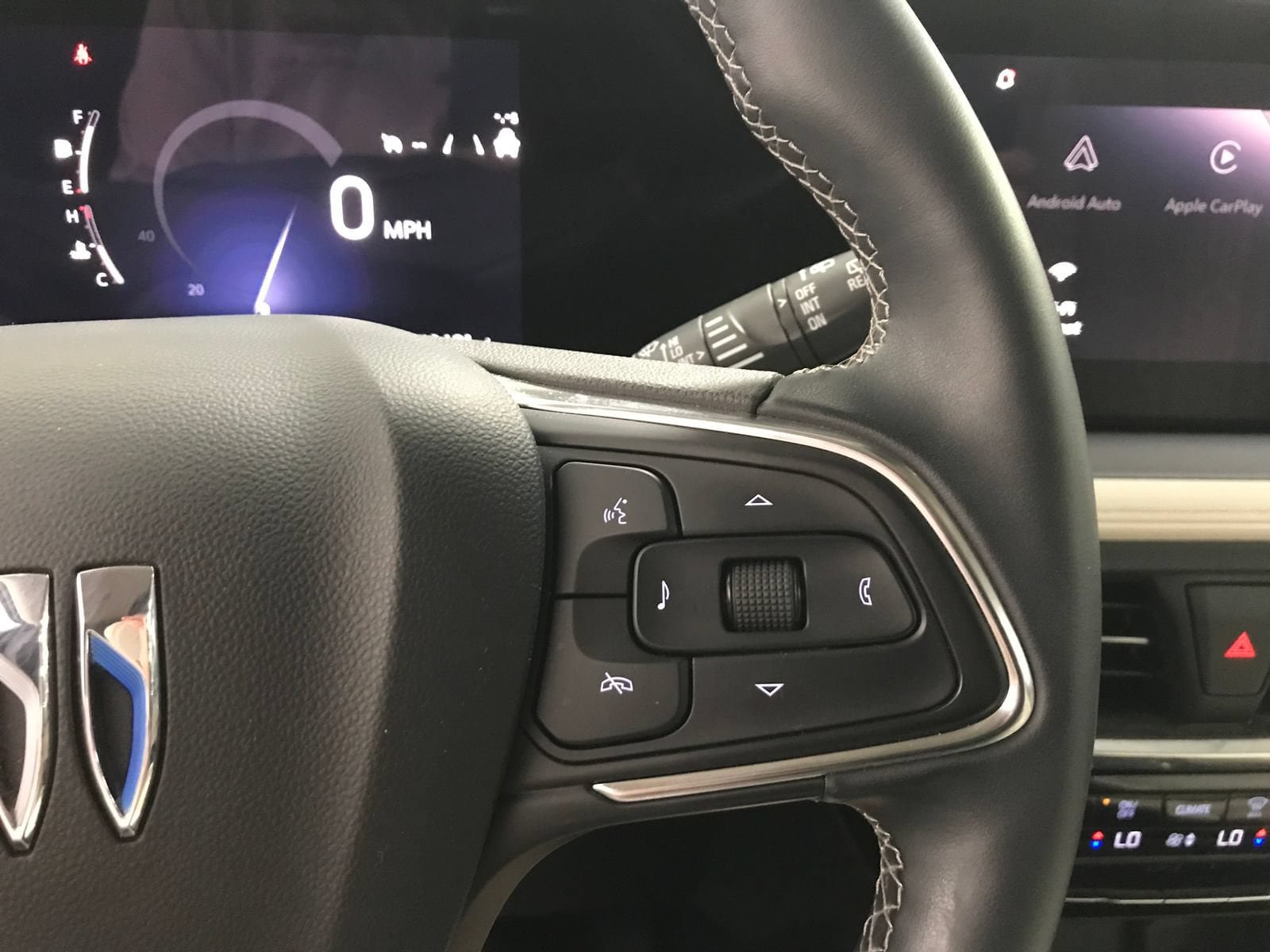 Used 2024 Buick Encore GX Avenir AWD/4WD image 20