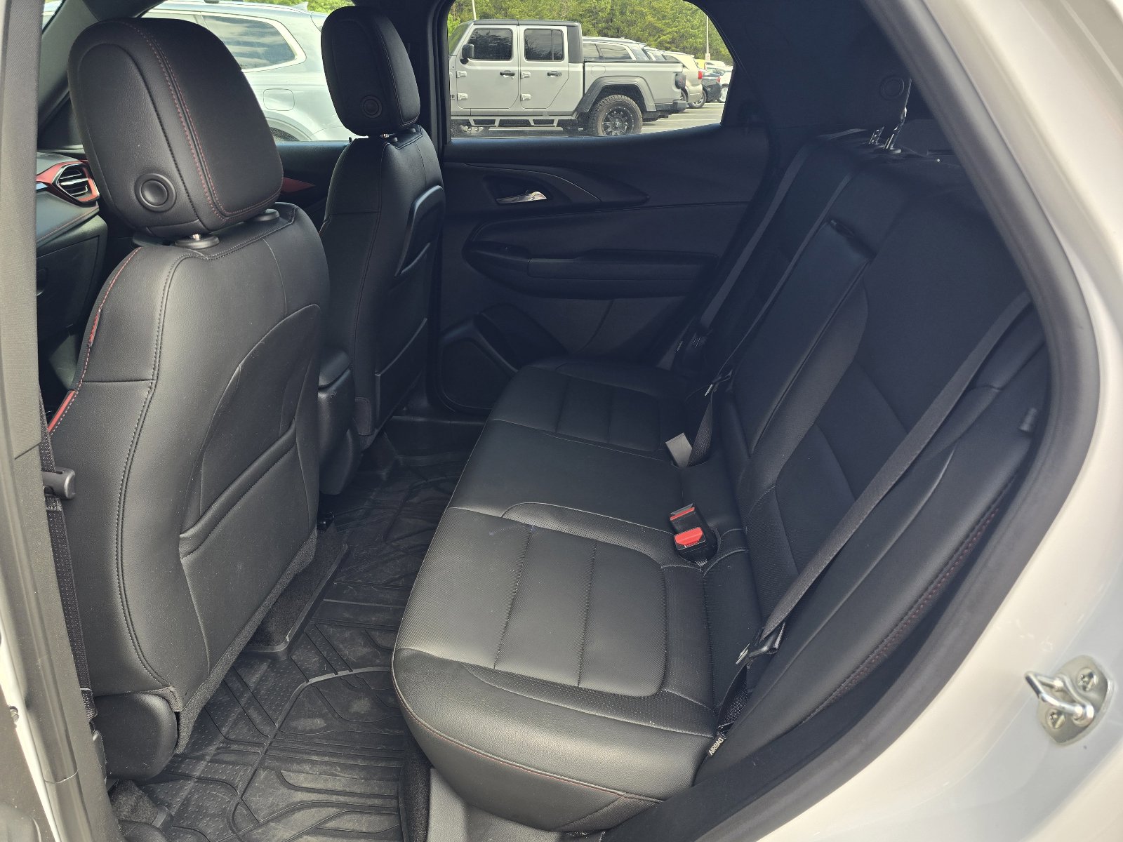 Used 2024 Chevrolet TrailBlazer RS w/ Convenience Package image 10