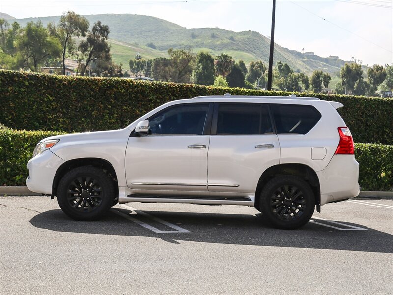 Used 2011 Lexus GX 460 w/ Comfort Plus Pkg AWD/4WD image 2