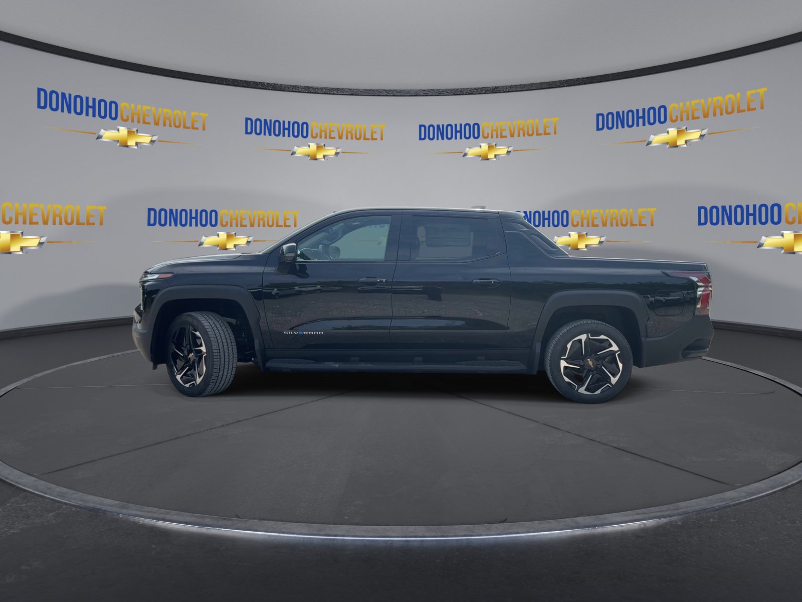 New 2026 Chevrolet Silverado EV LT w/ Premium Package image 8
