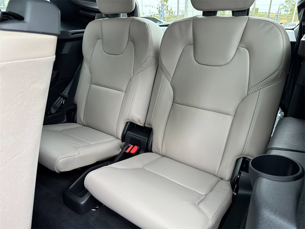 New 2026 Volvo XC90 B6 Ultra image 14