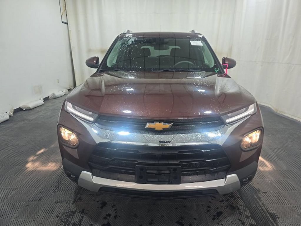 Used 2023 Chevrolet TrailBlazer LT AWD/4WD image 3
