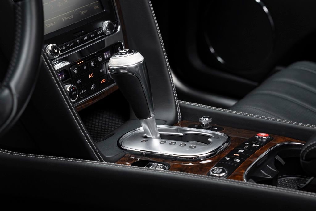 Used 2014 Bentley Flying Spur W12 image 37