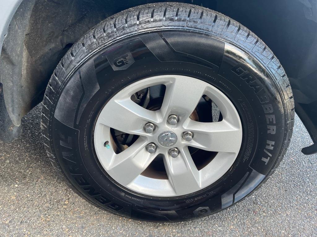 Used 2016 RAM 1500 Express AWD/4WD image 8