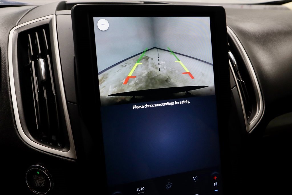 Certified 2022 Ford Edge SE image 2