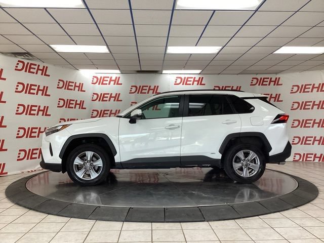 Used 2024 Toyota RAV4 XLE AWD/4WD image 4