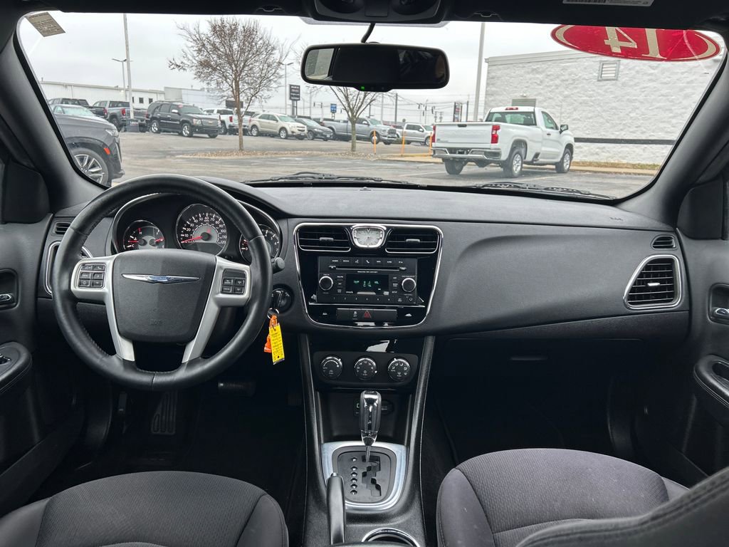 Used 2014 Chrysler 200 Touring image 20
