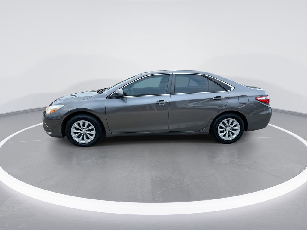 Used 2016 Toyota Camry LE image 5