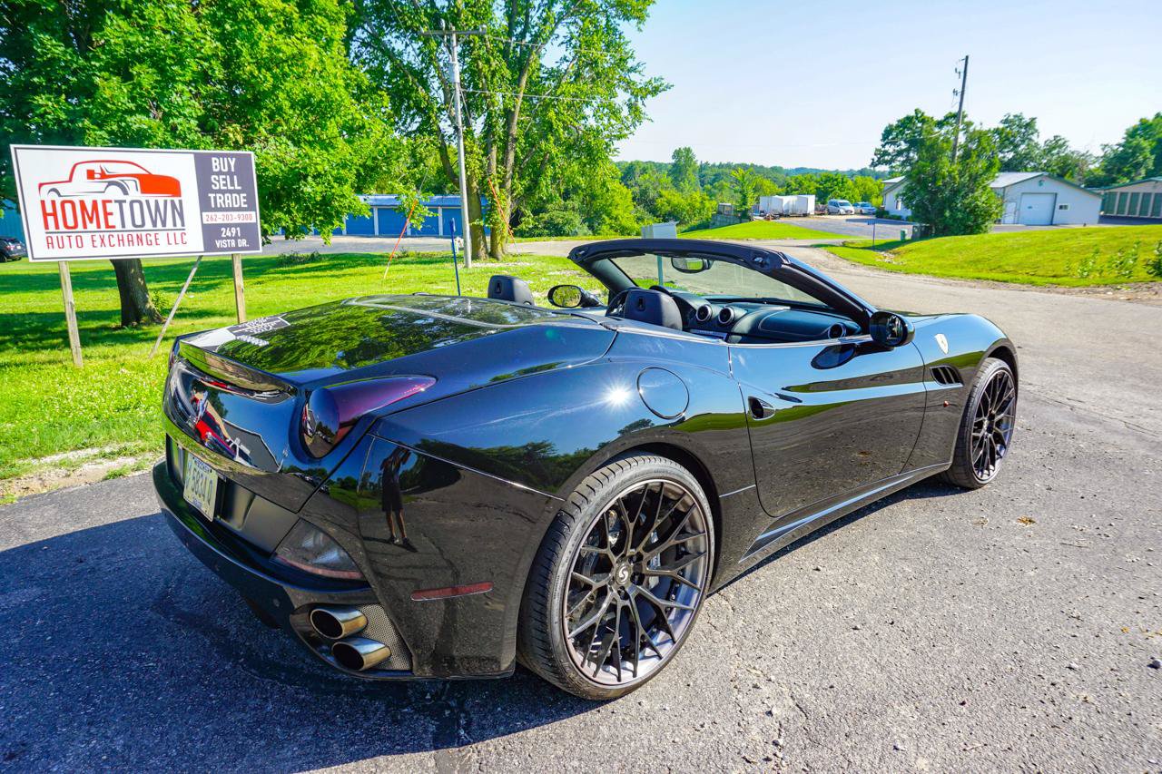 Used 2011 Ferrari California RWD image 13